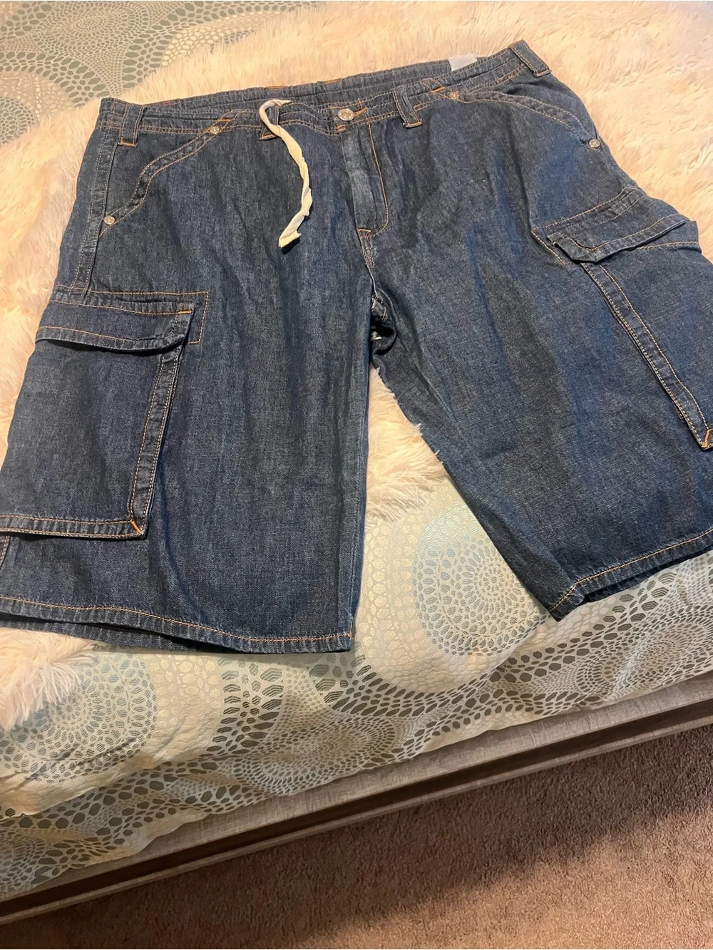 True Religion shorts sz 40